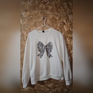 Cream Sweatshirt with Bow Graphic